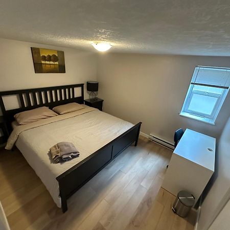 Artistic Apartment Near Downtown Victoria Extérieur photo