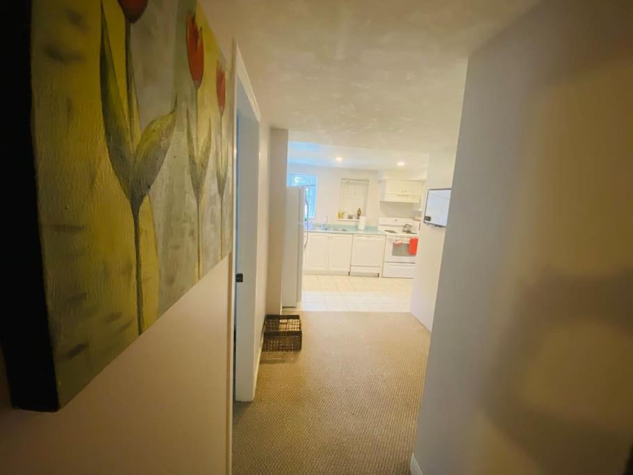 Artistic Apartment Near Downtown Victoria Extérieur photo