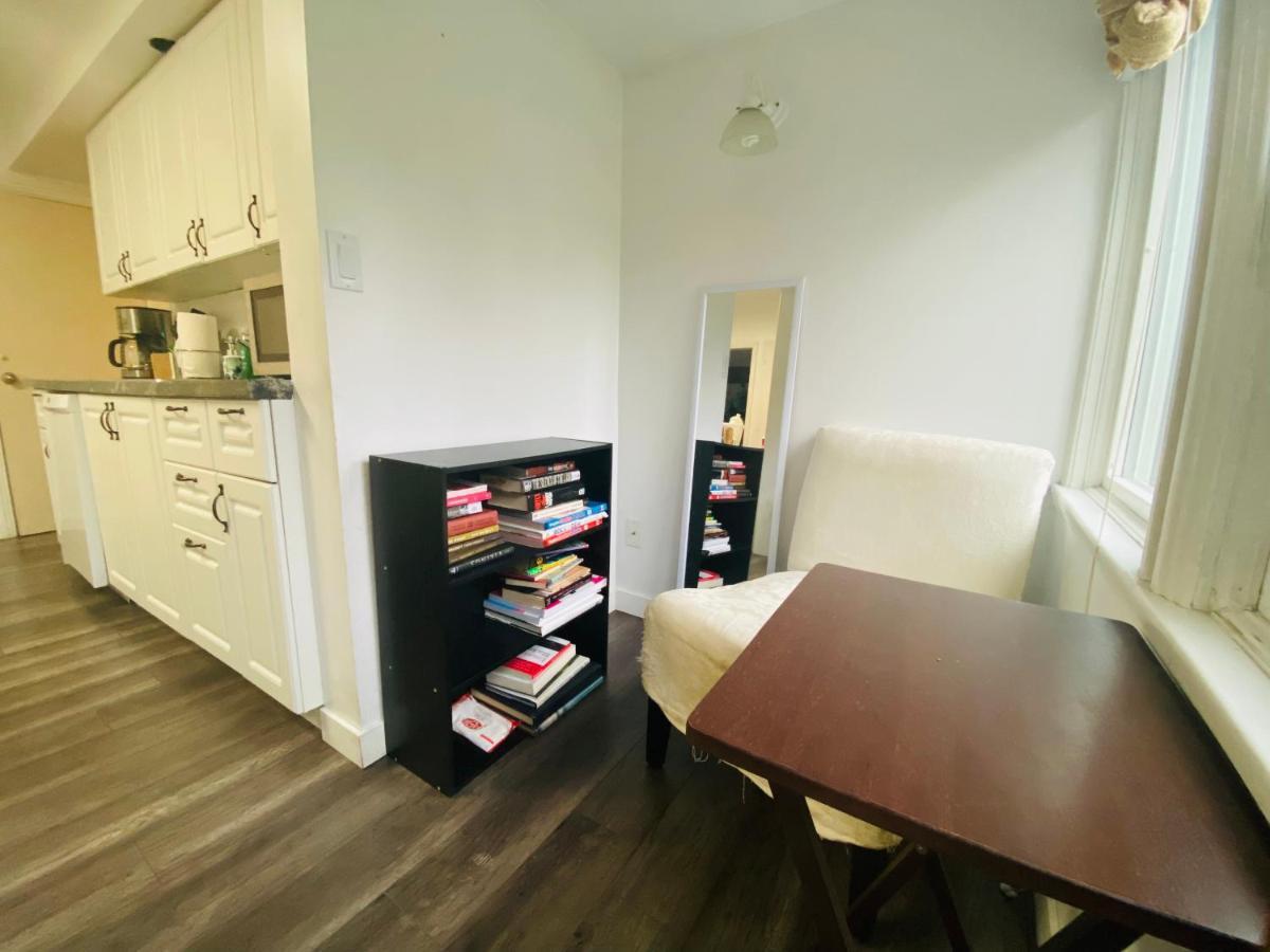 Artistic Apartment Near Downtown Victoria Extérieur photo