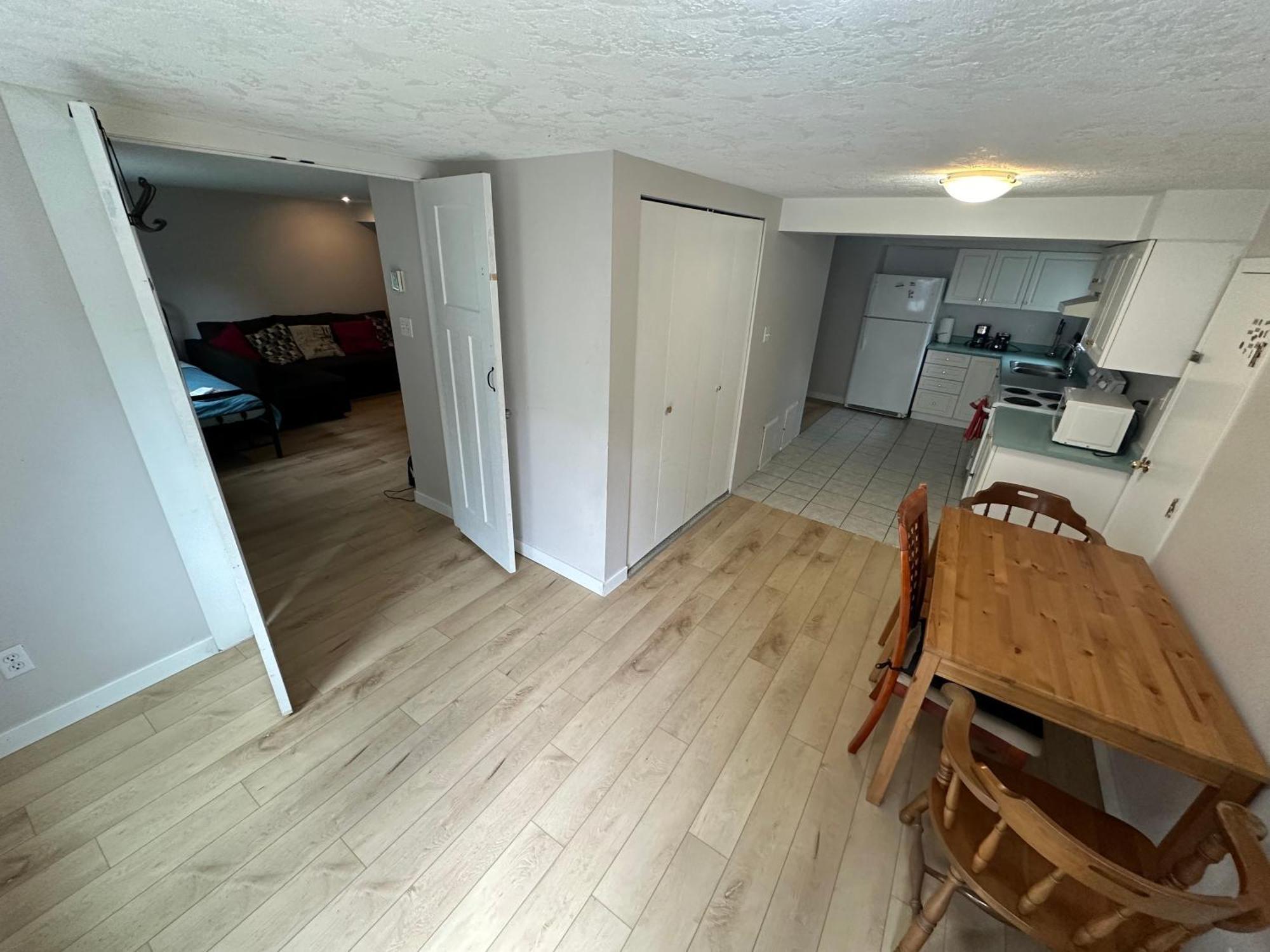 Artistic Apartment Near Downtown Victoria Extérieur photo
