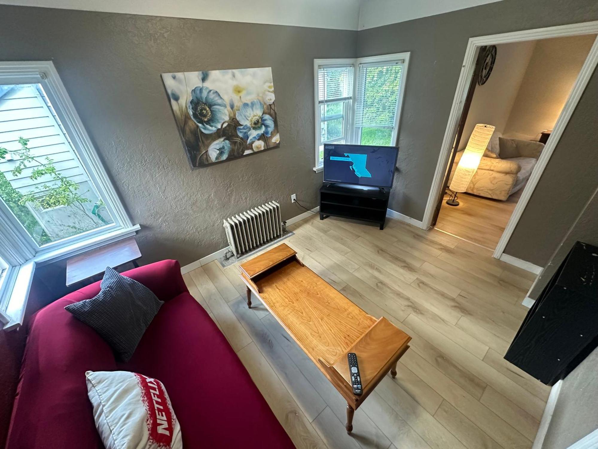 Artistic Apartment Near Downtown Victoria Extérieur photo